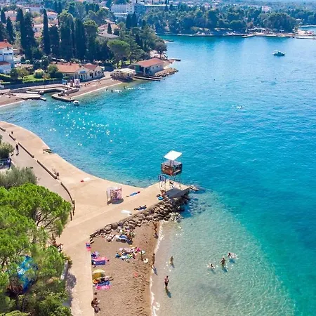 Pavle Πανσιόν Malinska