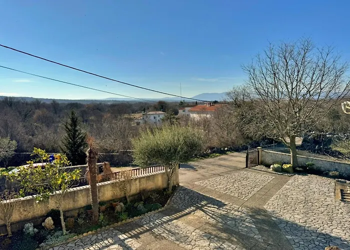 Pavle Pensión Malinska